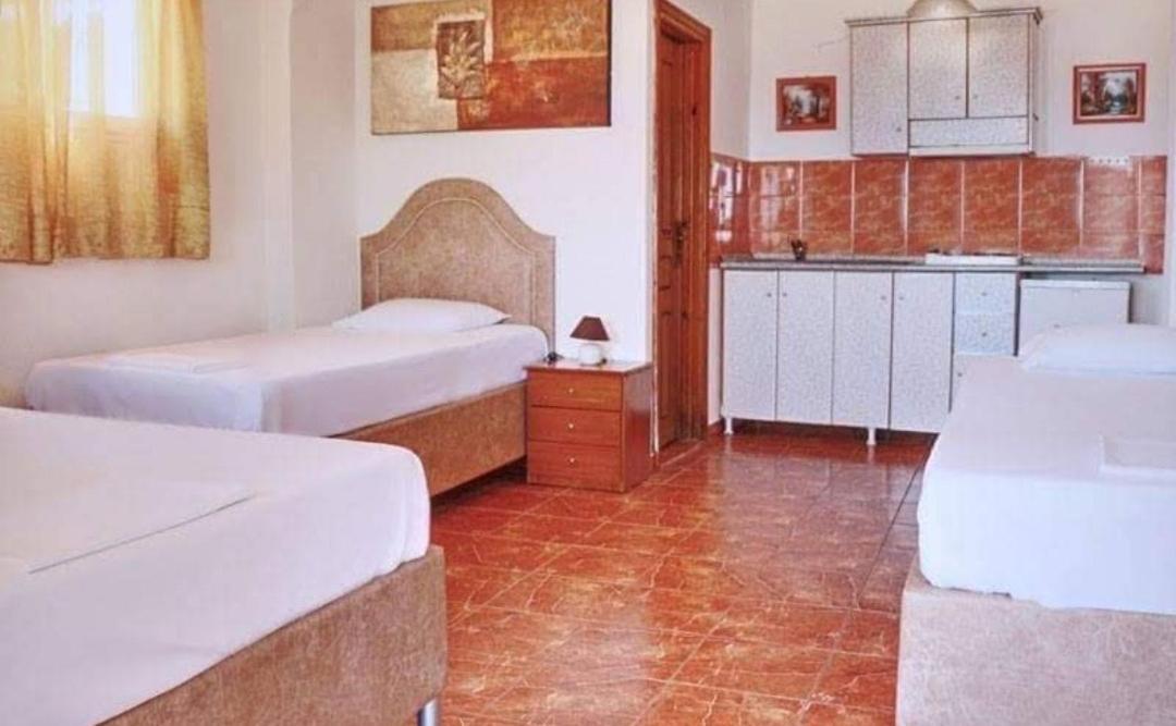 Ladario Studios Sarti Bagian luar foto